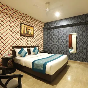 ark-wood-at-airport.top-gurgaonhotels.com/